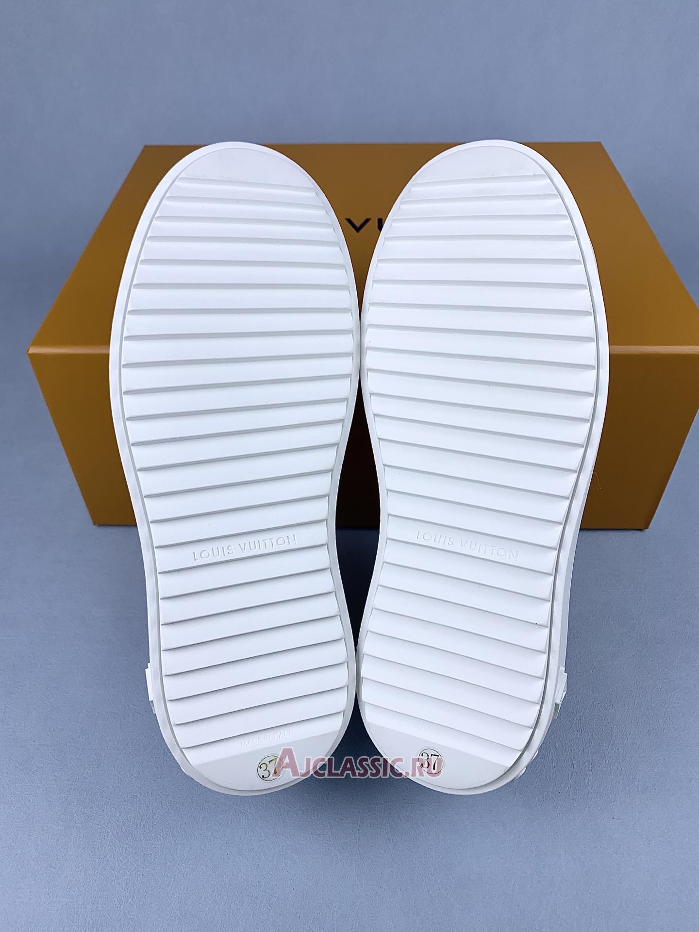 New Louis Vuitton LV Time Out Sneaker "Debossed White Monogram" 1AAP6H Shoes