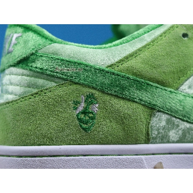 Nike StrangeLove x Dunk Low SB Green Beans Valentines Day CT2552-300 Green/White Mens Womens Shoes