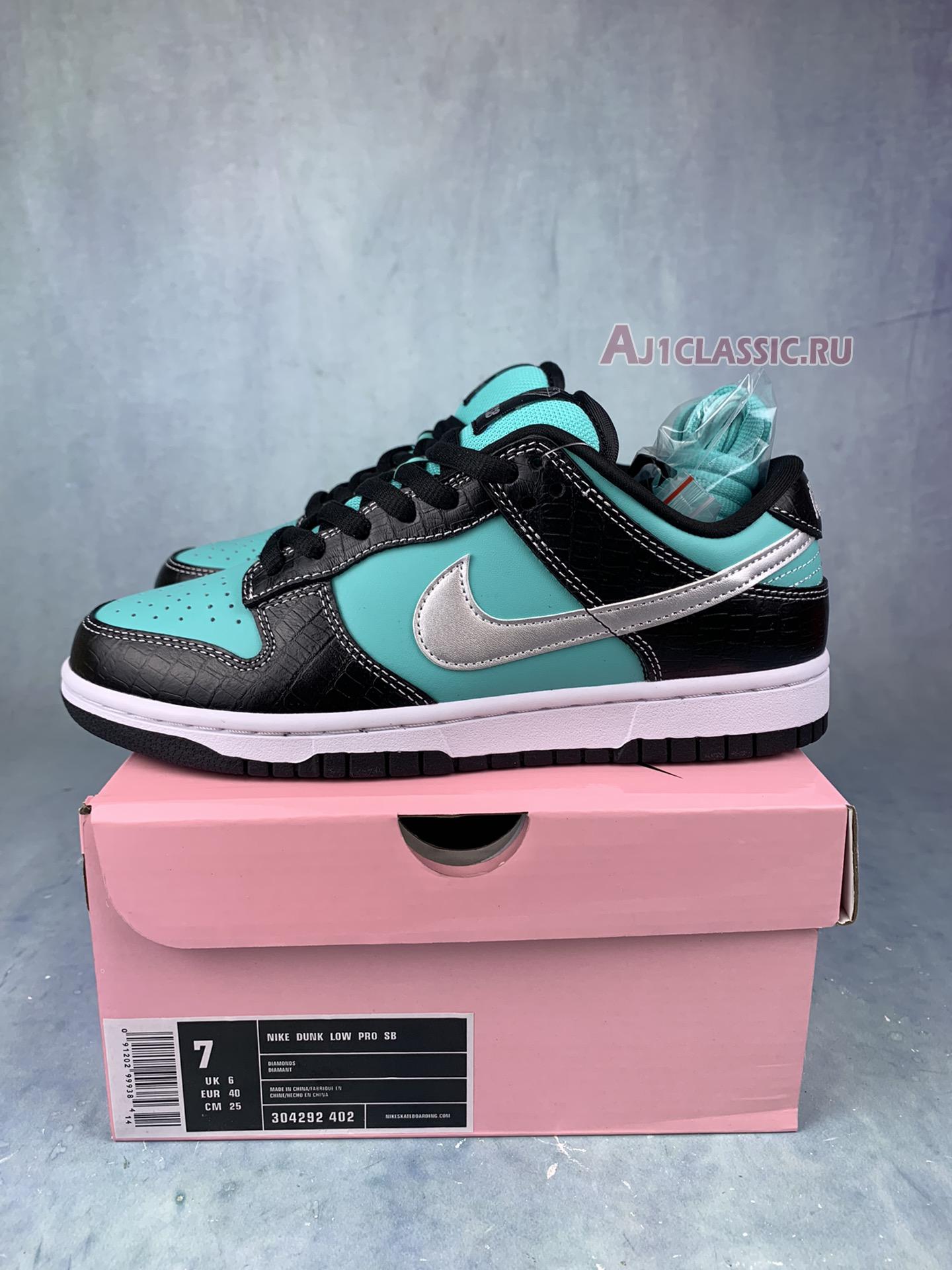 Diamond Supply Co. x Nike Dunk Low Pro SB Tiffany 304292-402-2 Aqua/Chrome Sneakers Diamond Supply Co. x Nike Dunk Low Pro SB Tiffany 304292-402-2 Aqua/Chrome Sneakers
