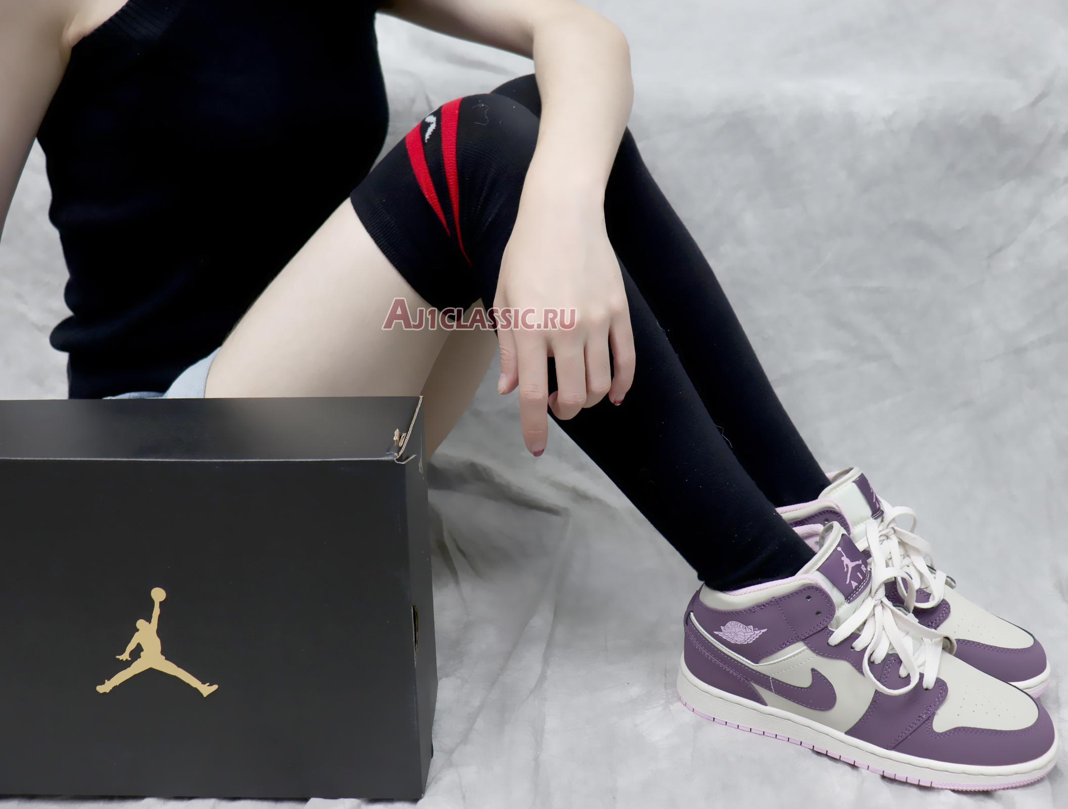 Air Jordan 1 Retro Mid GS Pro Purple 555112-500 Pro Purple/Desert Sand Sneakers Air Jordan 1 Retro Mid GS Pro Purple 555112-500 Pro Purple/Desert Sand Sneakers