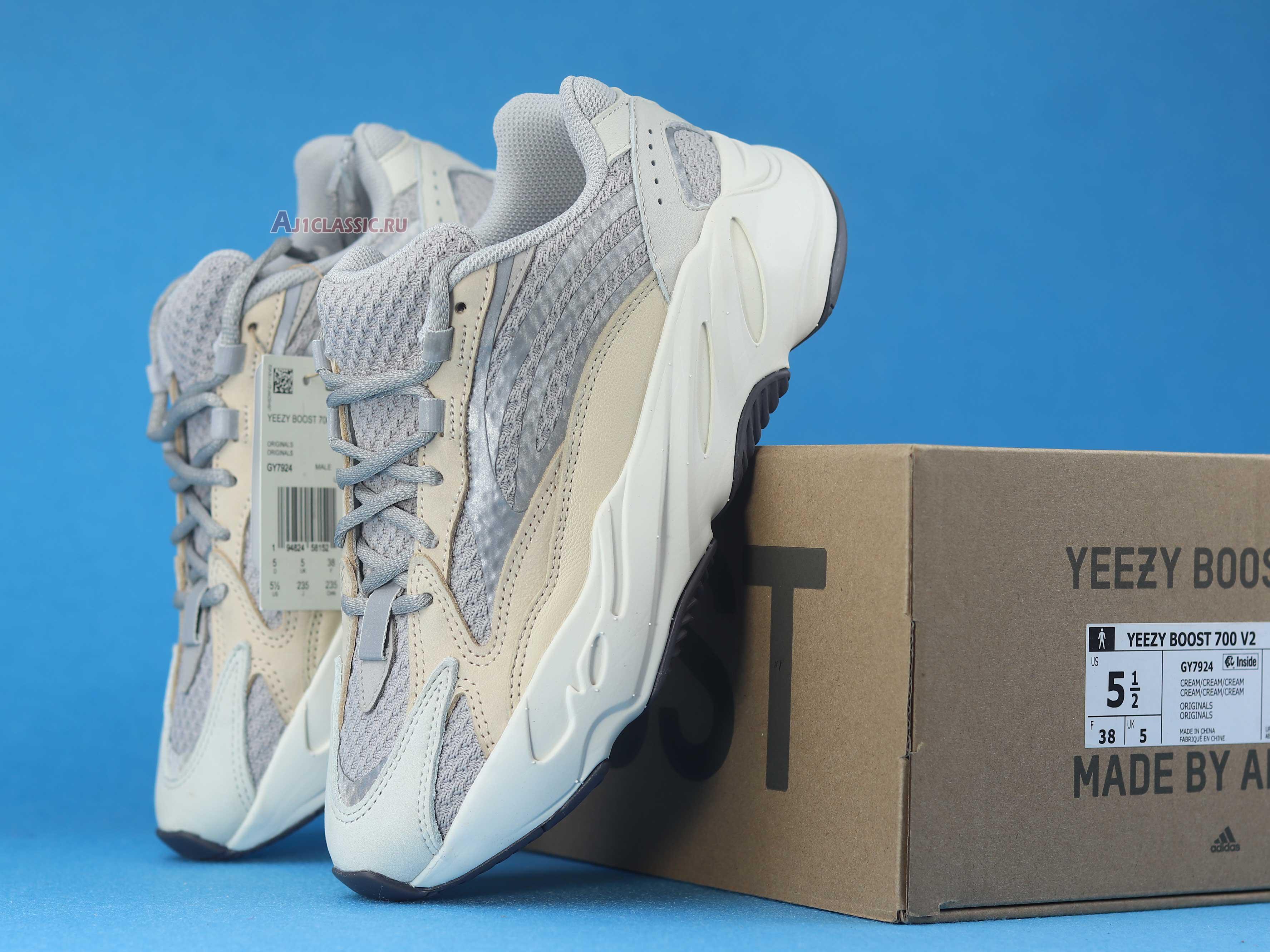 Adidas Yeezy Boost 700 V2 Cream GY7924 Cream/Cream/Cream Sneakers Adidas Yeezy Boost 700 V2 Cream GY7924 Cream/Cream/Cream Sneakers